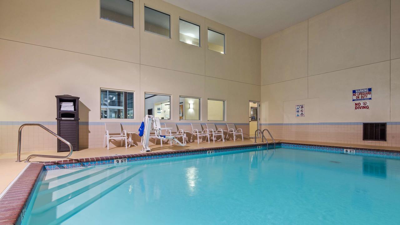 Best Western Plus Gas City - thumb 29