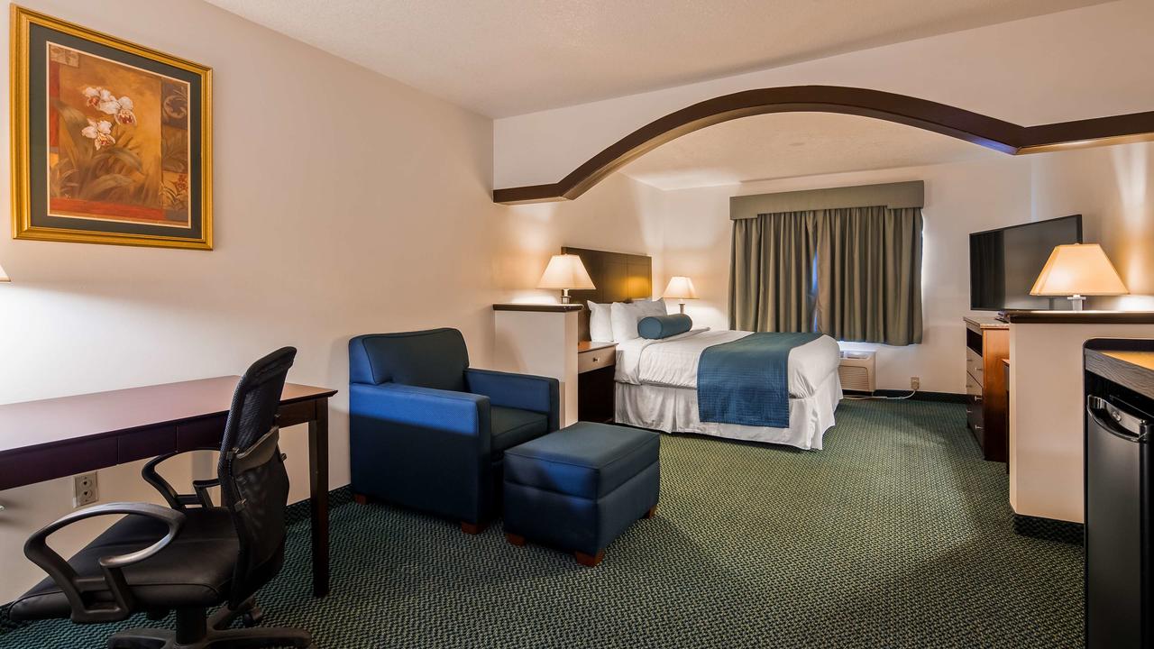 Best Western Plus Gas City - thumb 16