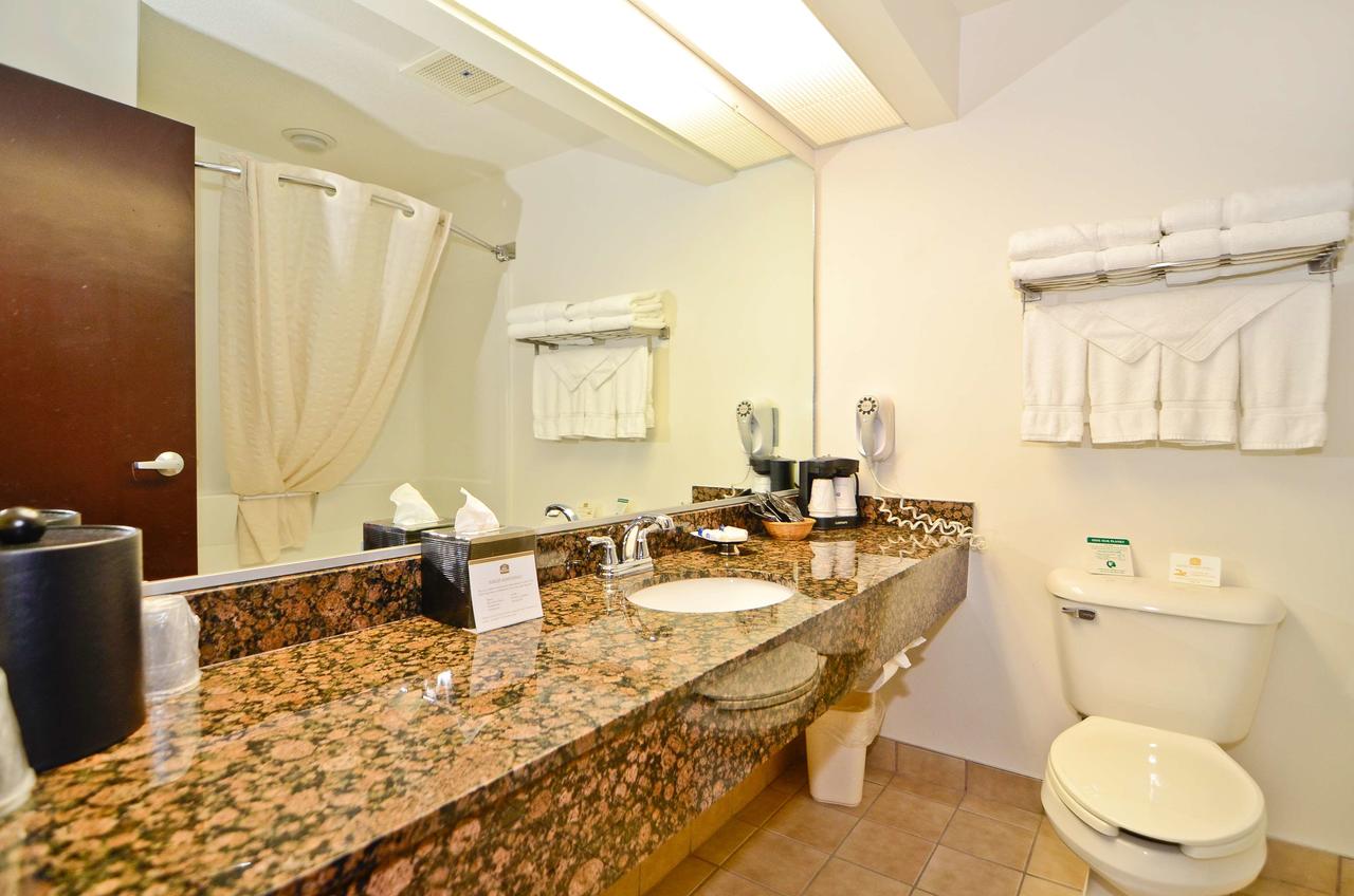 Best Western Plus Gas City - thumb 27