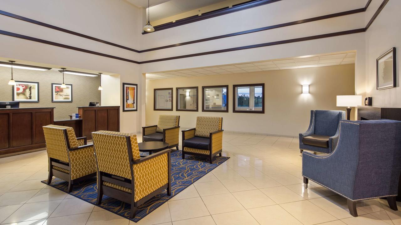 Best Western Plus Gas City - thumb 2