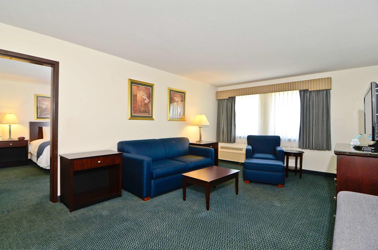 Best Western Plus Gas City - thumb 19