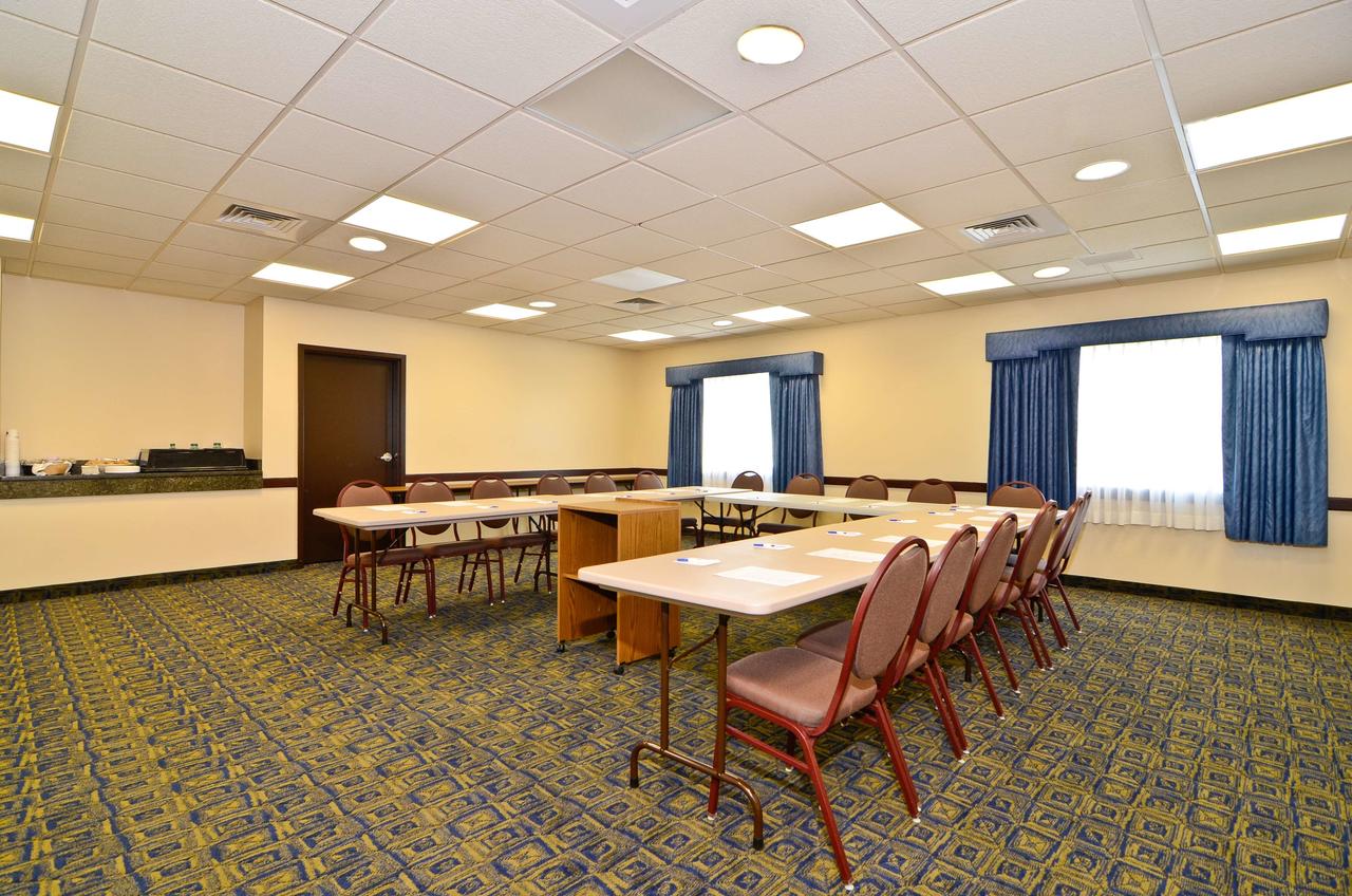 Best Western Plus Gas City - thumb 32