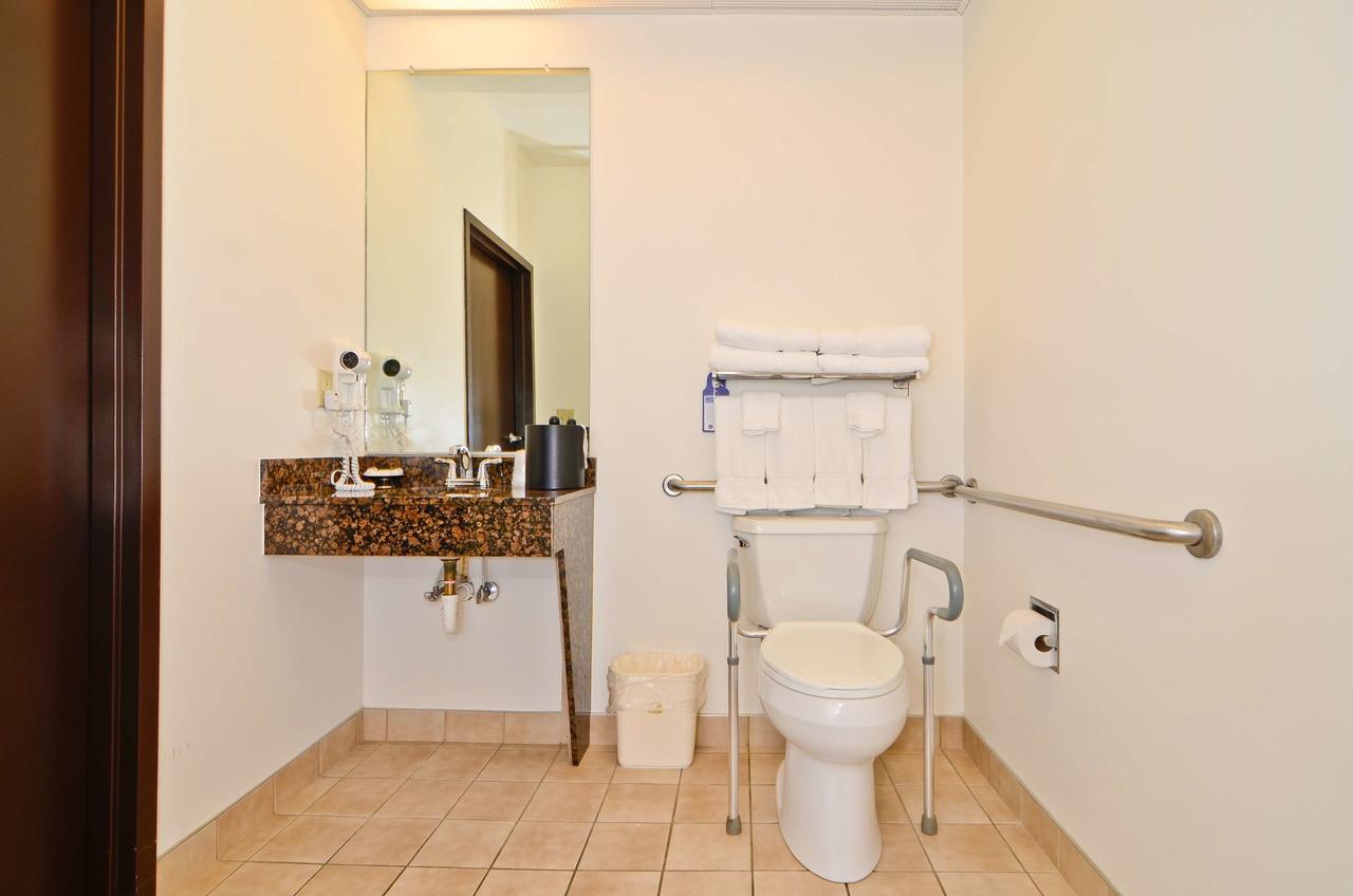 Best Western Plus Gas City - thumb 28