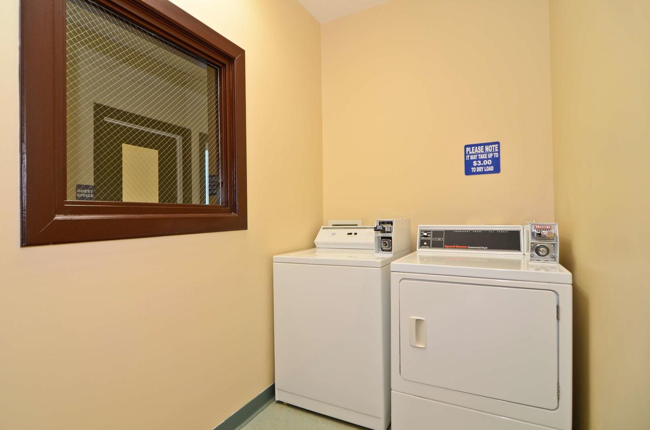 Best Western Plus Gas City - thumb 31