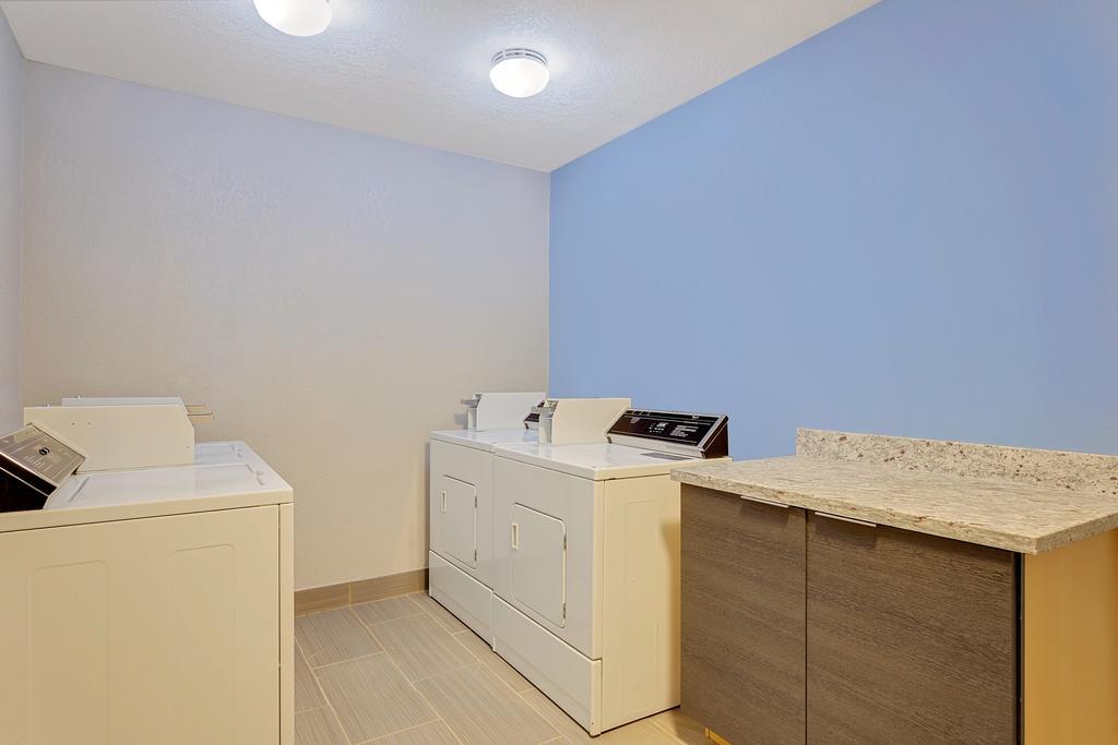 Baymon Inn & Suites - thumb 12