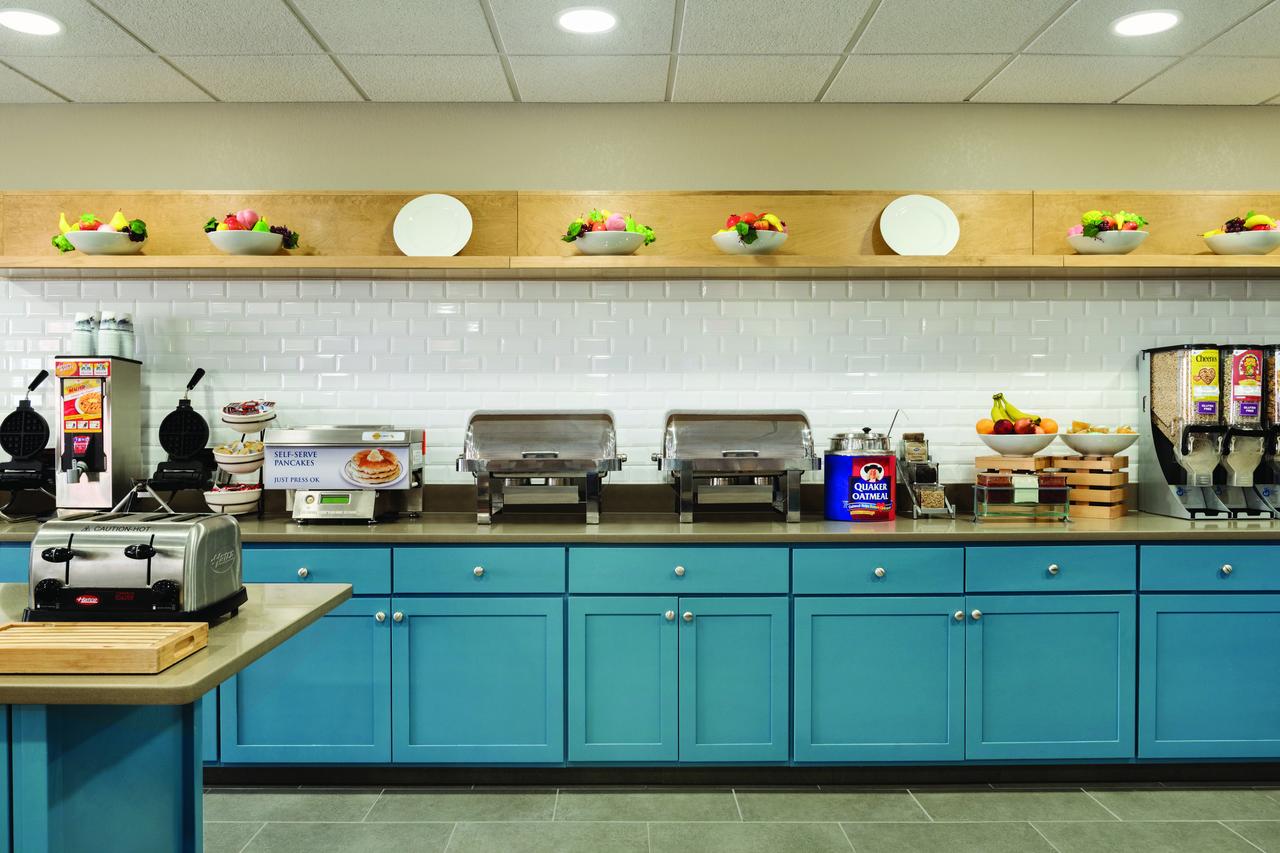 Country Inn & Suites By Radisson, Coralville, IA - thumb 10