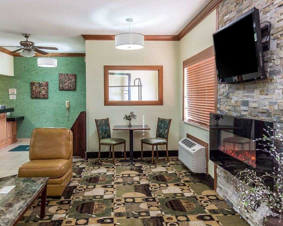Quality Inn At Collins Road - thumb 5