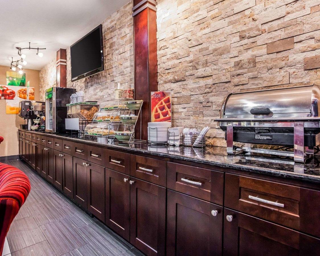 Quality Inn & Suites Des Moines Airport - thumb 25