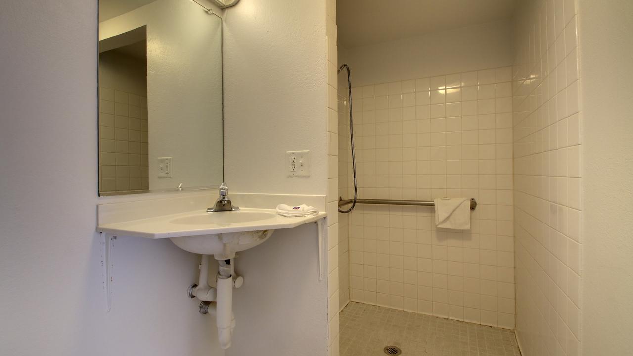 Motel 6 Des Moines North - thumb 26