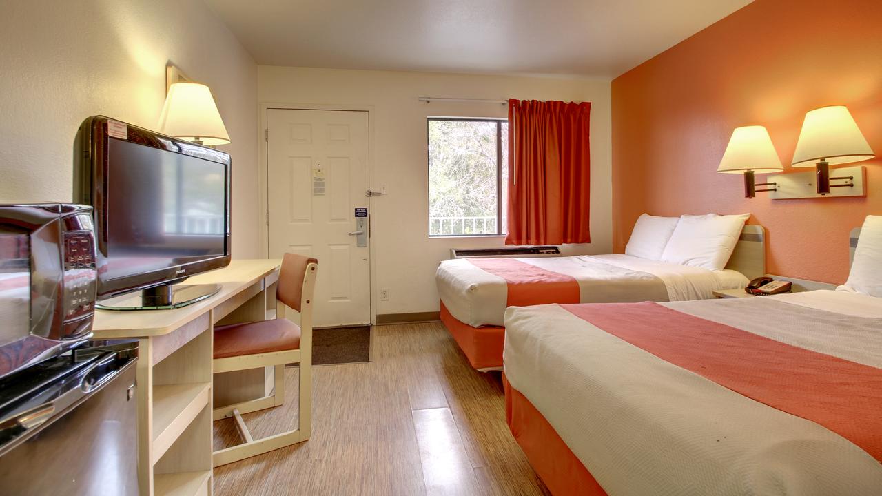 Motel 6 Des Moines North - thumb 18
