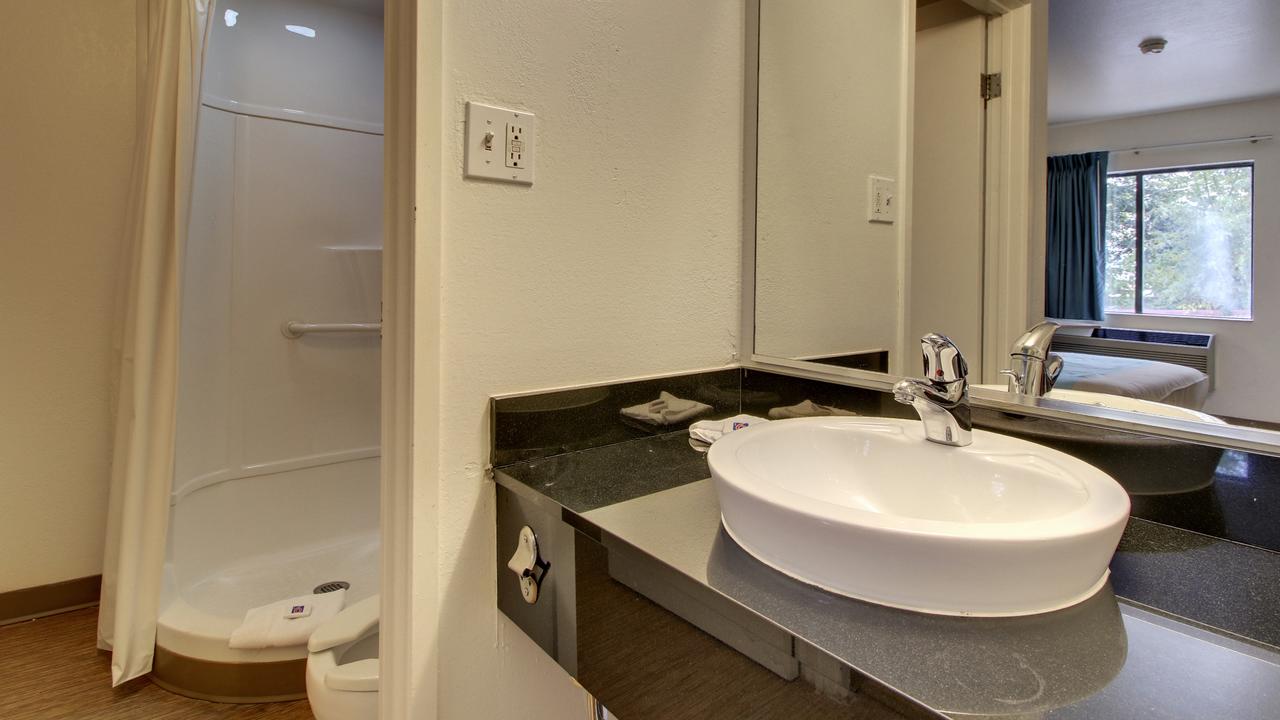 Motel 6 Des Moines North - thumb 25
