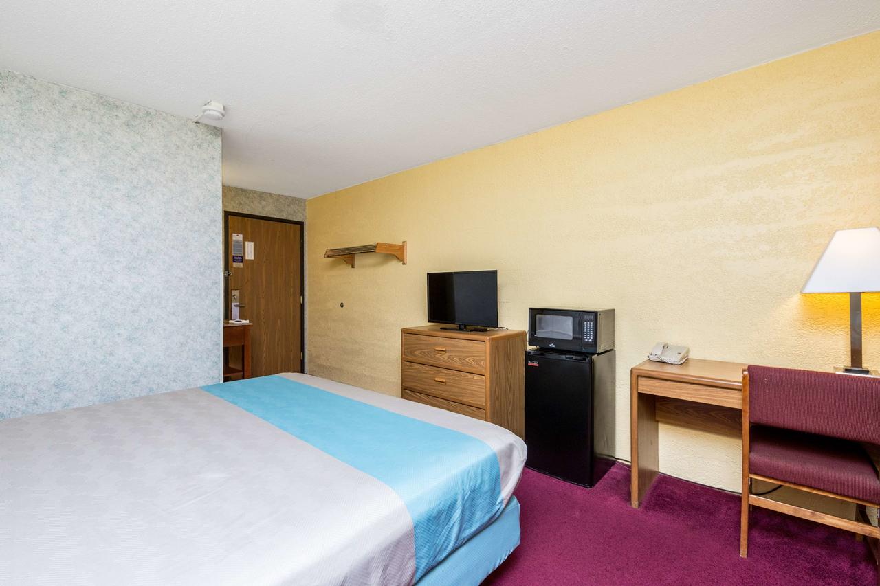Motel 6 Cedar Rapids Airport - thumb 25
