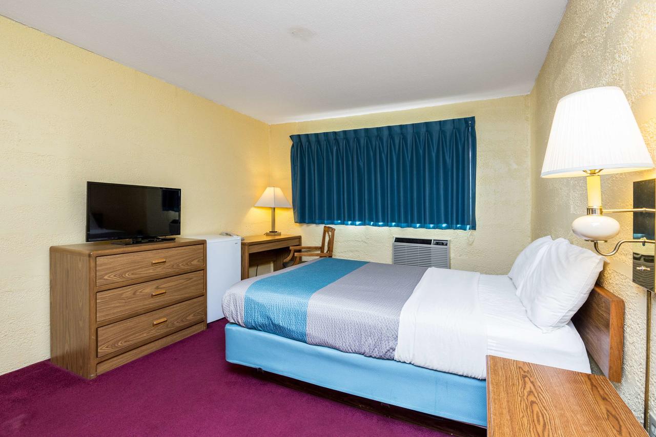 Motel 6 Cedar Rapids Airport - thumb 34