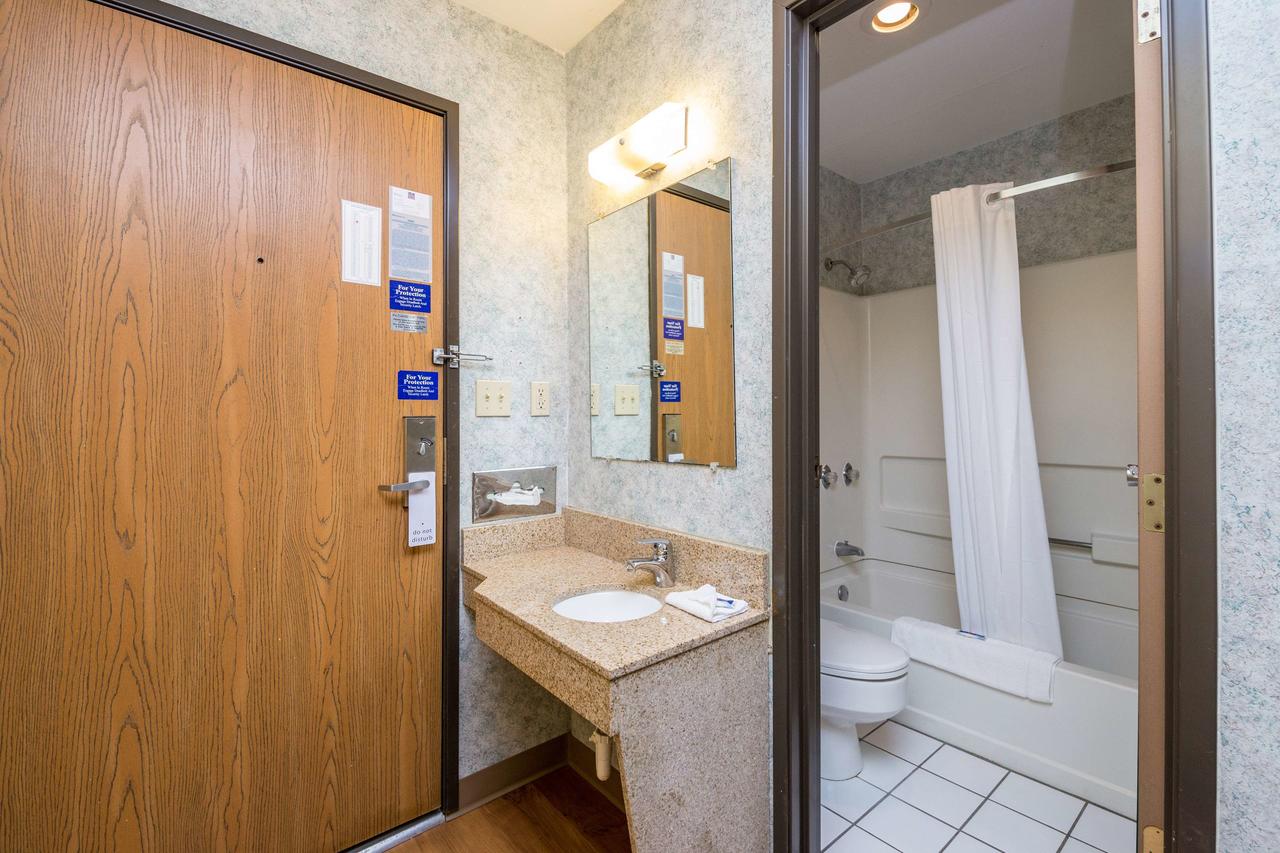 Motel 6 Cedar Rapids Airport - thumb 20