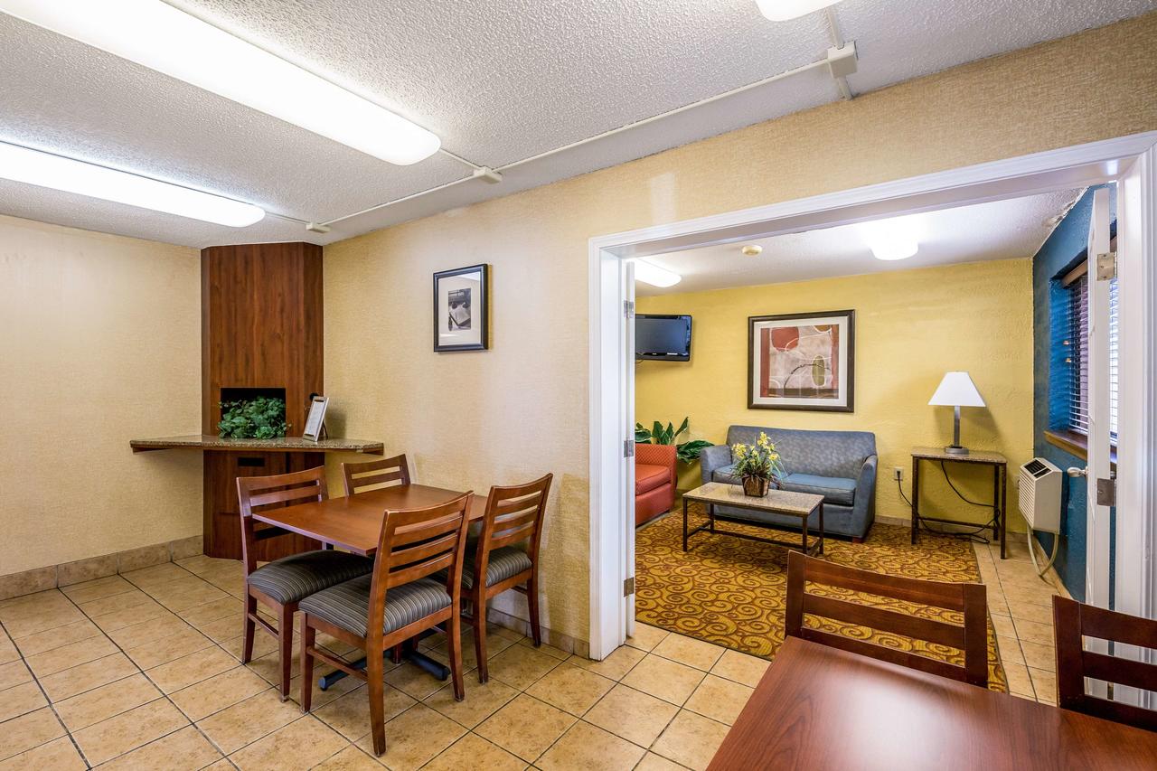 Motel 6 Cedar Rapids Airport - thumb 6