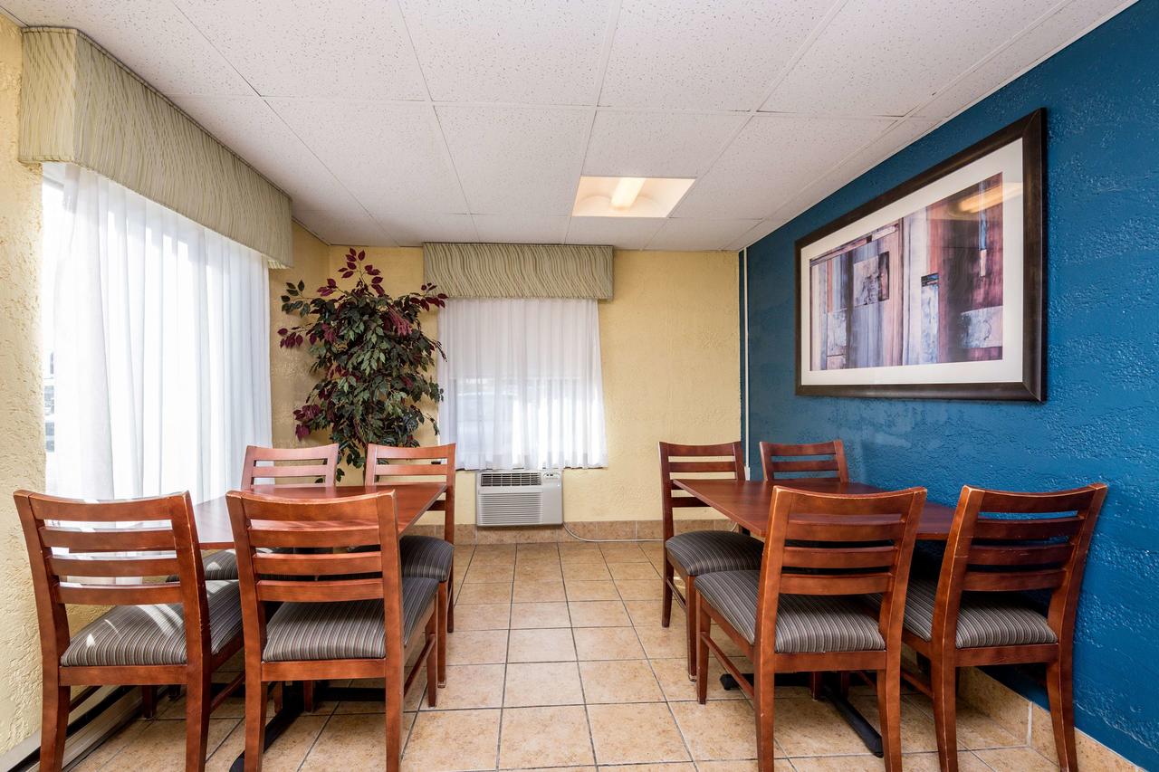 Motel 6 Cedar Rapids Airport - thumb 8