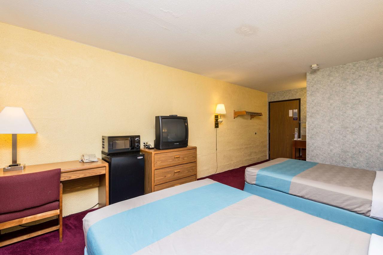 Motel 6 Cedar Rapids Airport - thumb 38