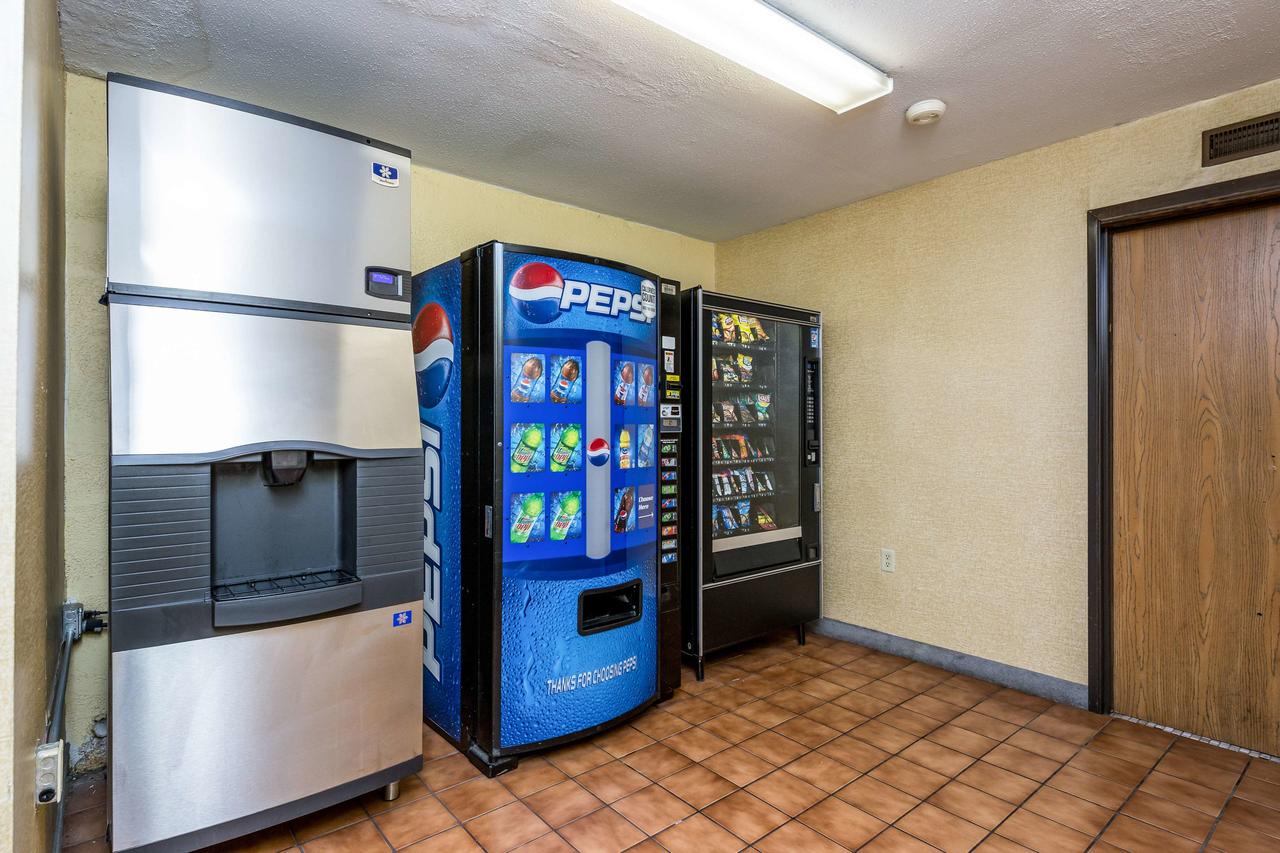 Motel 6 Cedar Rapids Airport - thumb 14