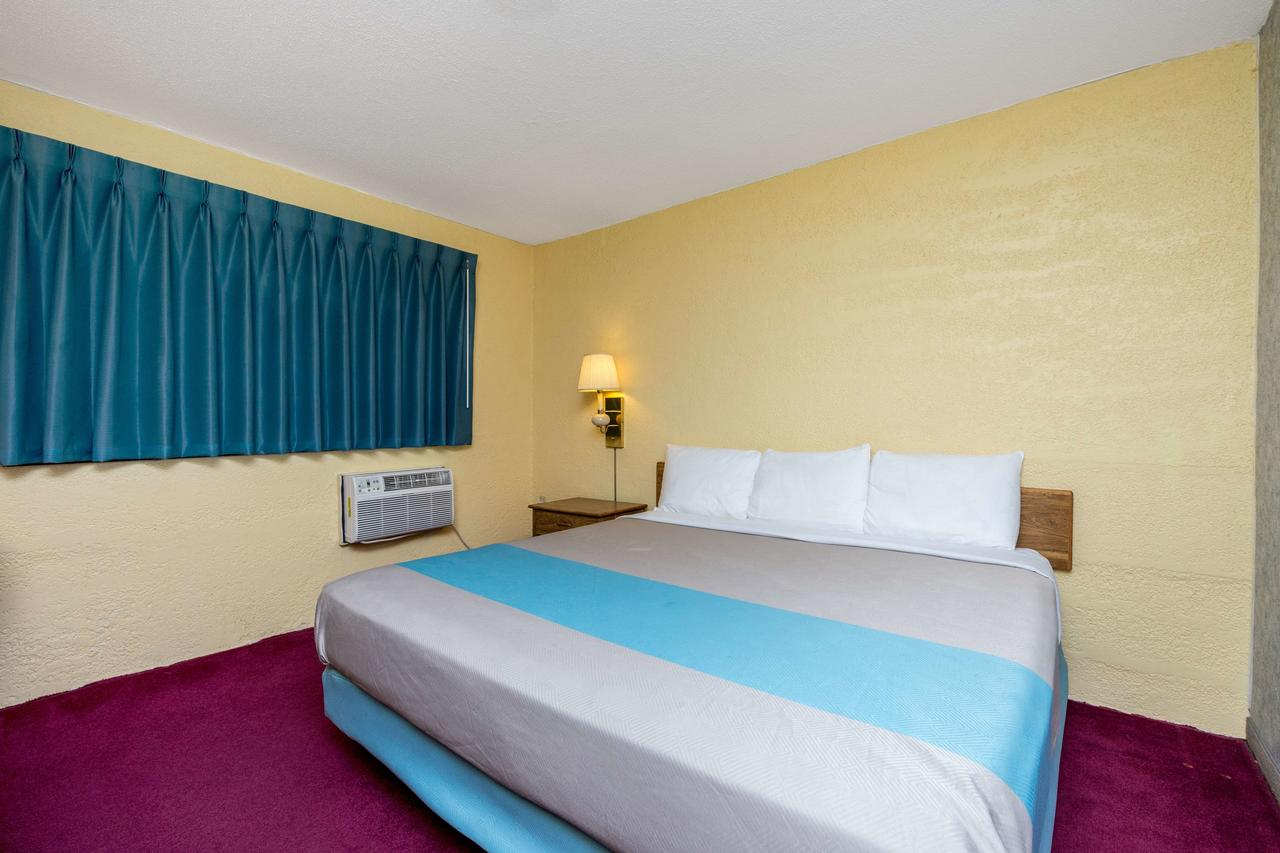 Motel 6 Cedar Rapids Airport - thumb 23