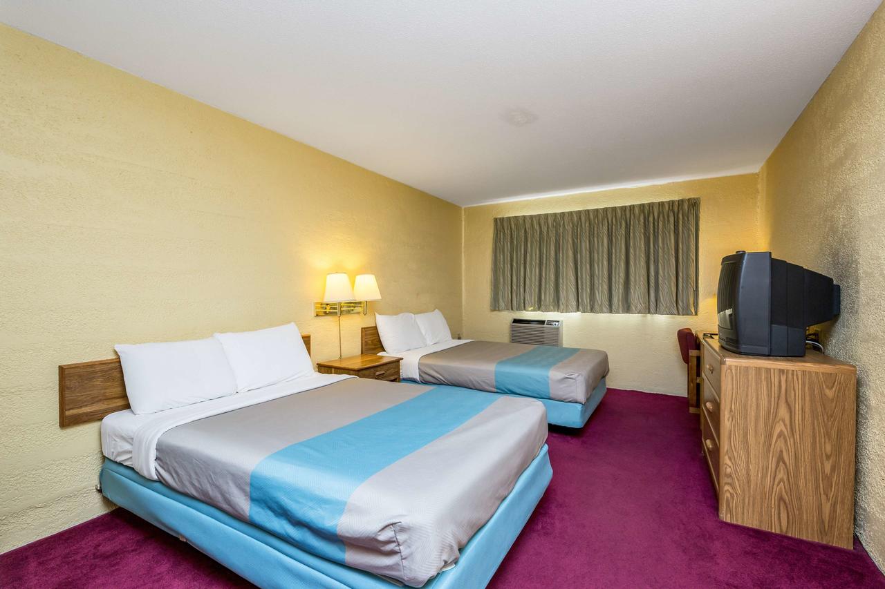Motel 6 Cedar Rapids Airport - thumb 36