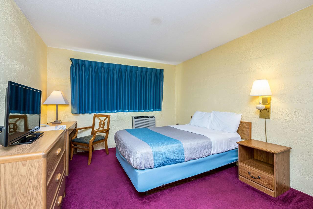 Motel 6 Cedar Rapids Airport - thumb 35