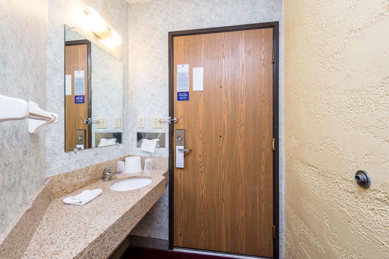 Motel 6 Cedar Rapids Airport - thumb 21