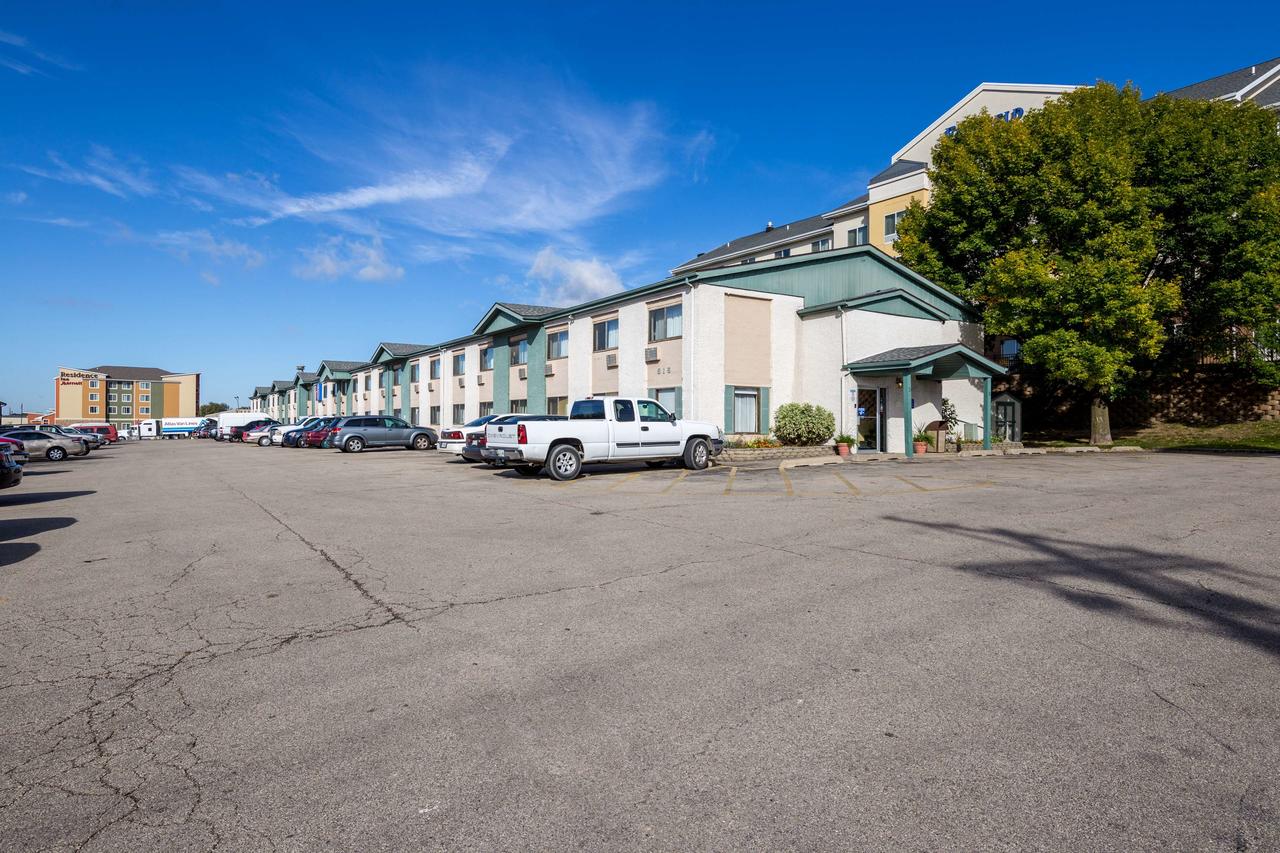 Motel 6 Cedar Rapids Airport - thumb 1