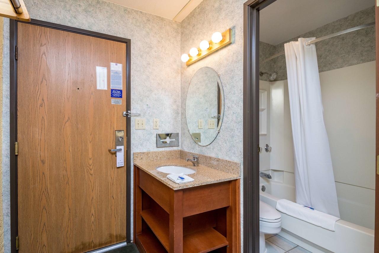Motel 6 Cedar Rapids Airport - thumb 19