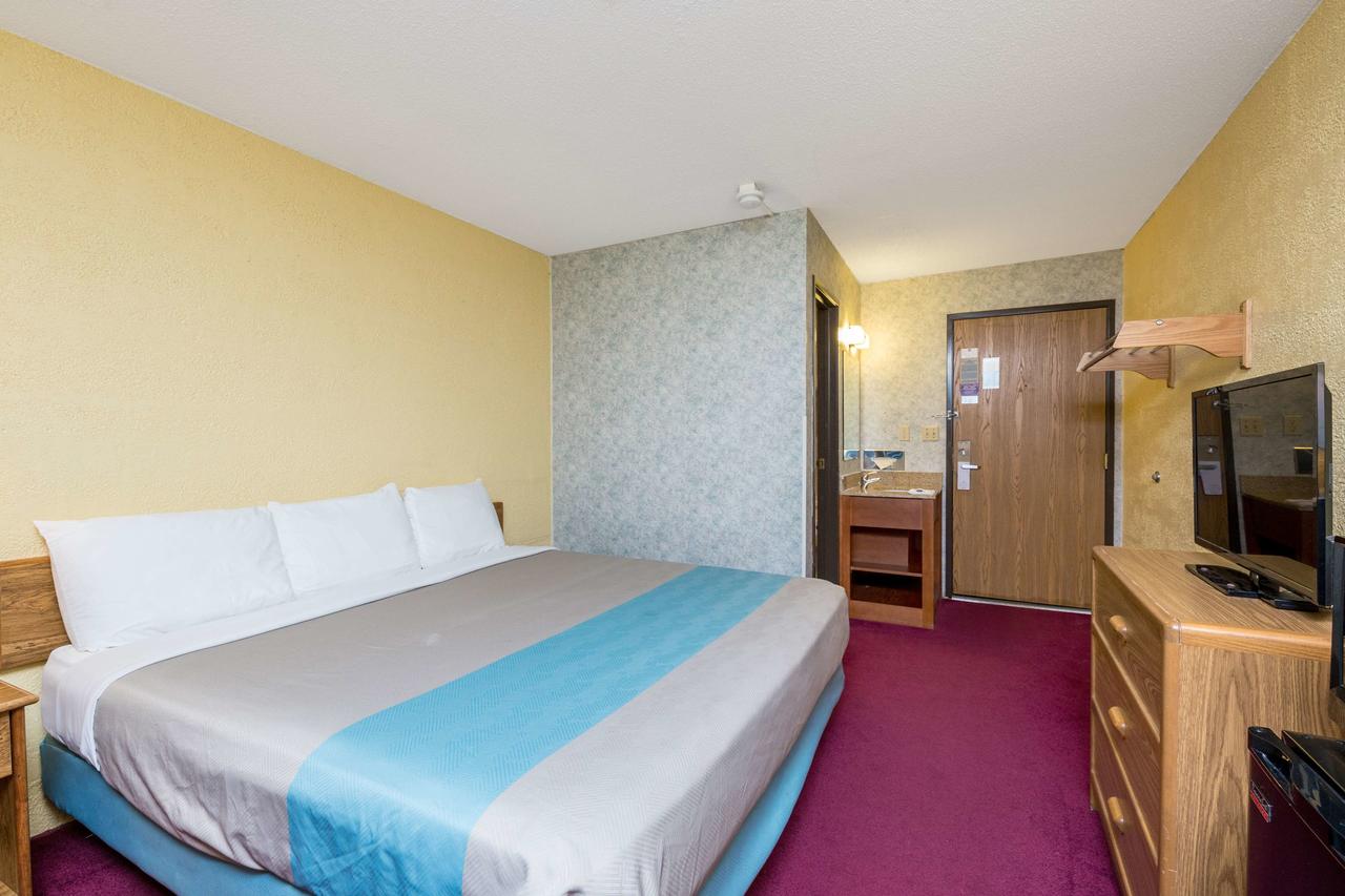 Motel 6 Cedar Rapids Airport - thumb 24