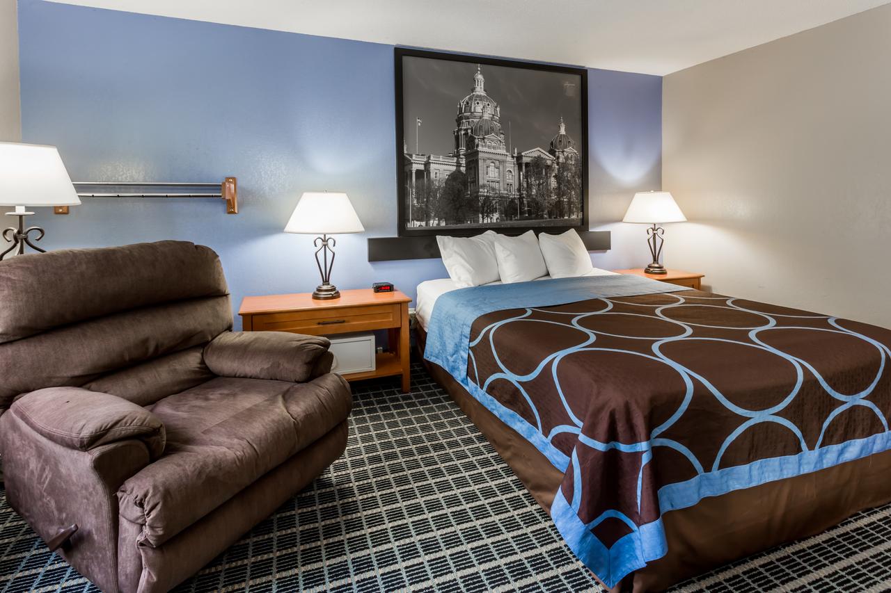 Super 8 By Wyndham Iowa City/Coralville - thumb 13