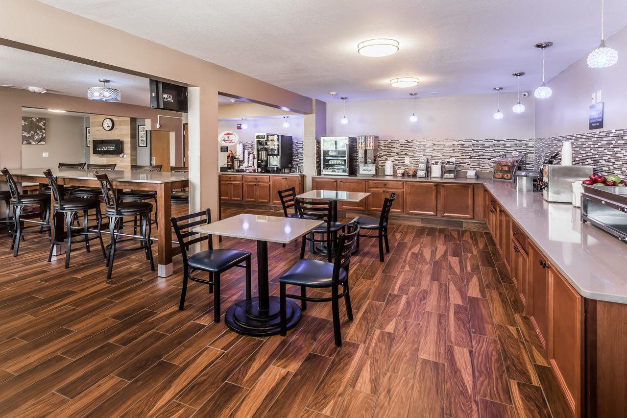 Super 8 By Wyndham Iowa City/Coralville - thumb 15