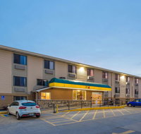 Super 8 by Wyndham Iowa City/Coralville - Orlando Tourists