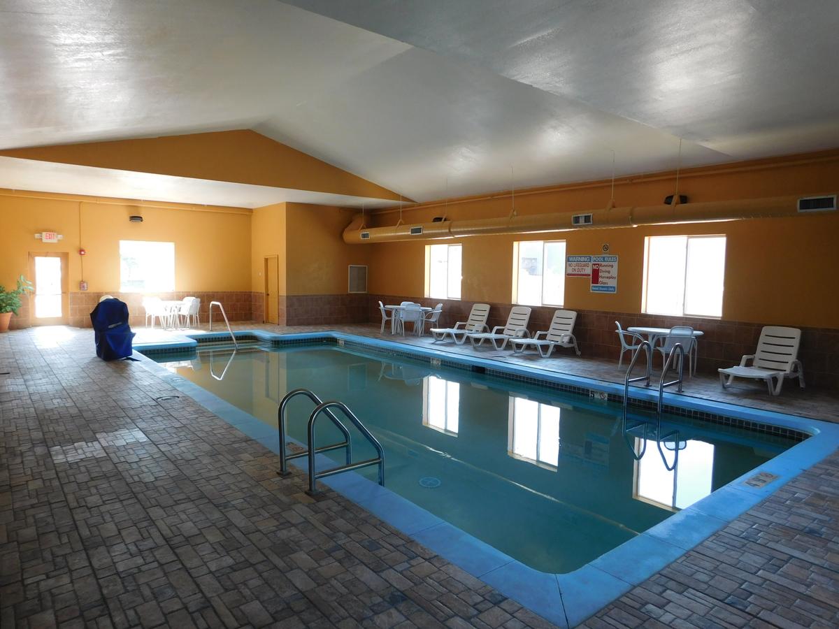 Days Inn & Suites By Wyndham Cedar Rapids - thumb 8