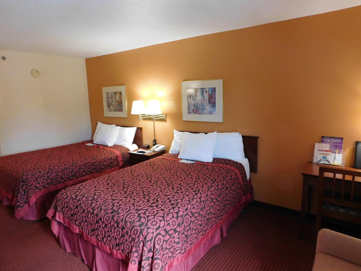 Days Inn & Suites By Wyndham Cedar Rapids - thumb 10