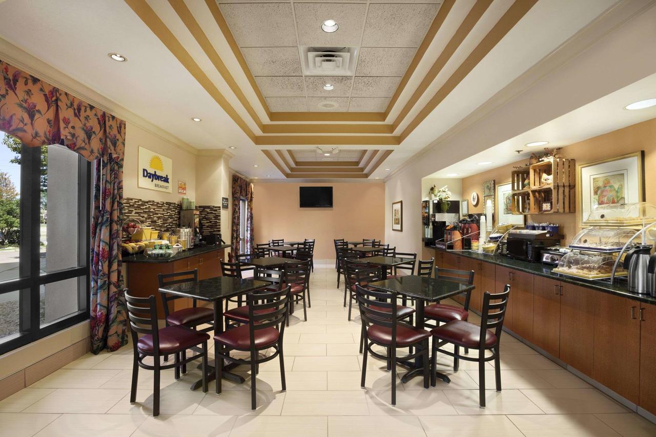 Days Inn & Suites By Wyndham Cedar Rapids - thumb 28