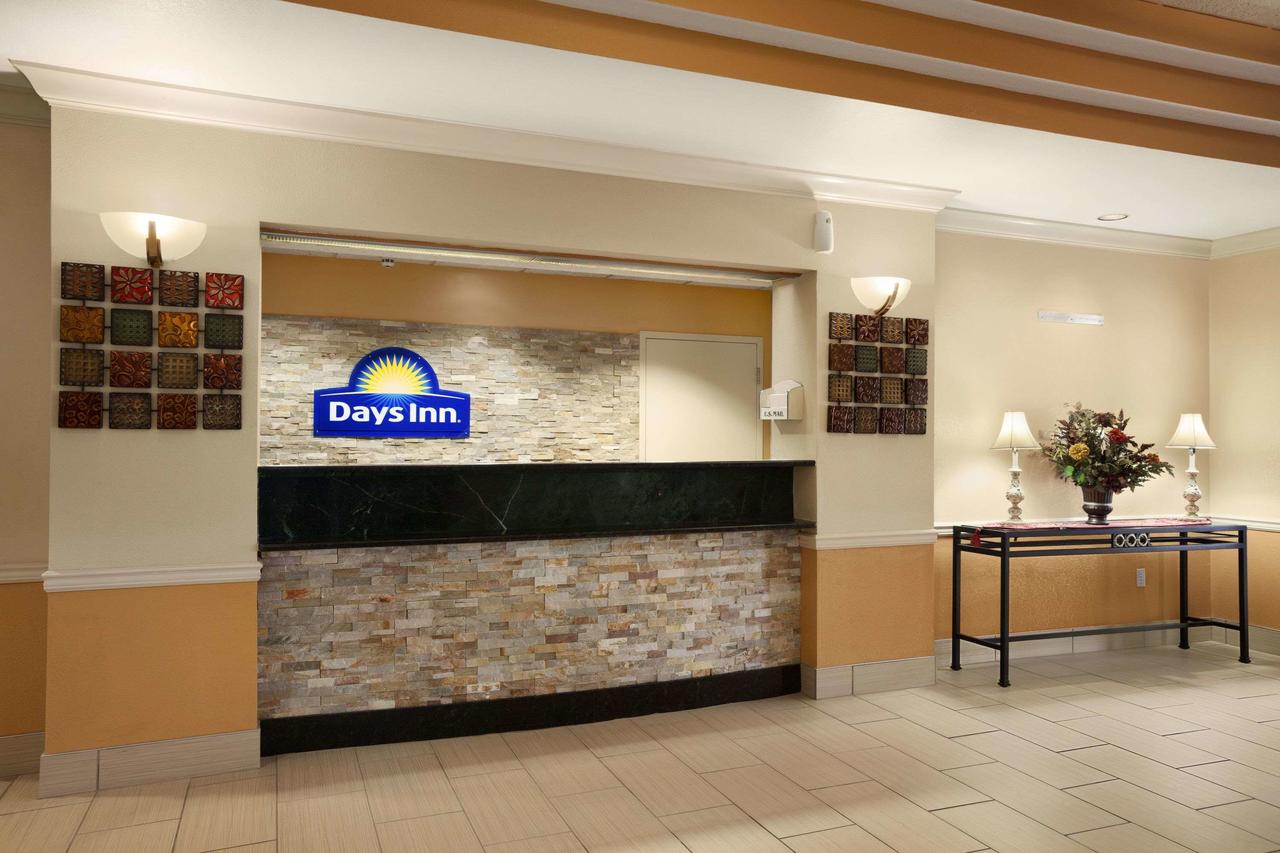 Days Inn & Suites By Wyndham Cedar Rapids - thumb 32
