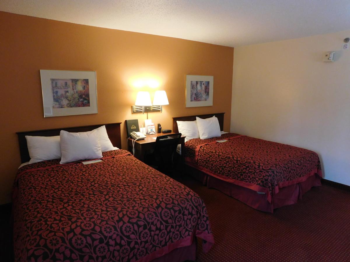 Days Inn & Suites By Wyndham Cedar Rapids - thumb 18