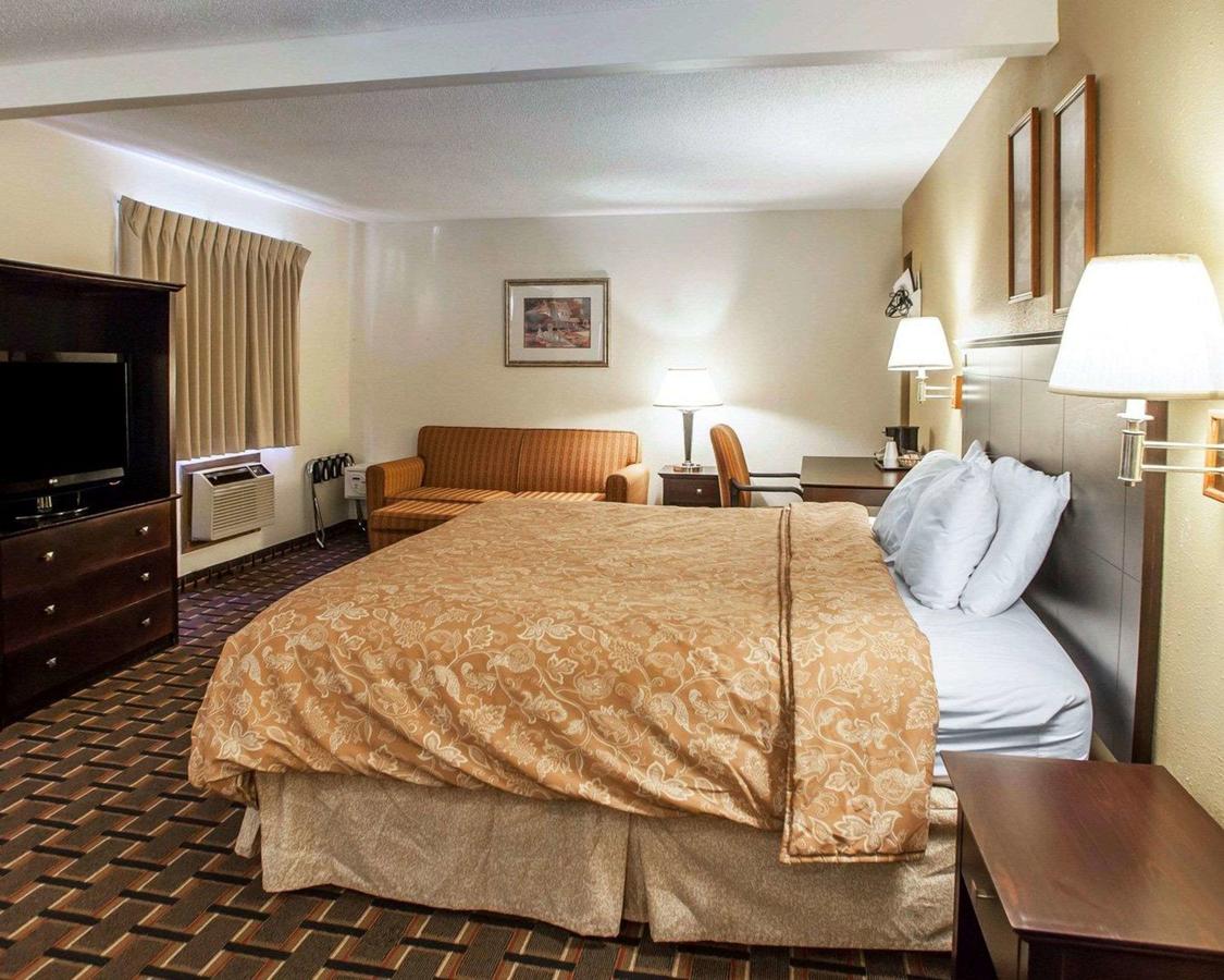 Econo Lodge Inn & Suites Bettendorf - thumb 16