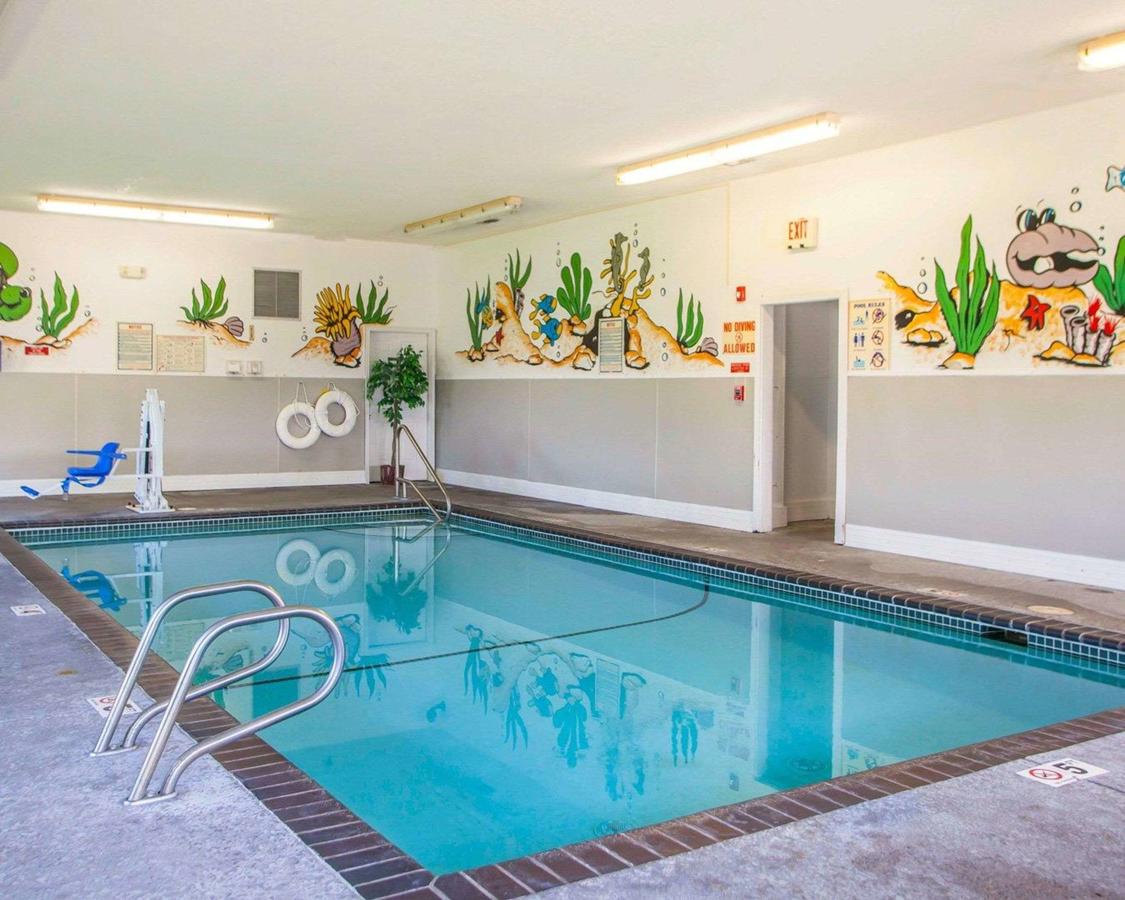 Econo Lodge Inn & Suites Bettendorf - thumb 34