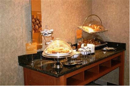 Hampton Inn & Suites Cedar Rapids - thumb 8