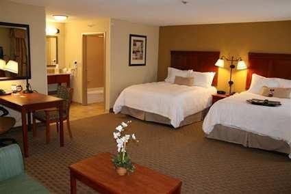 Hampton Inn & Suites Cedar Rapids - thumb 1