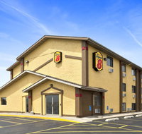 Super 8 by Wyndham Cedar Rapids - Orlando Tourists