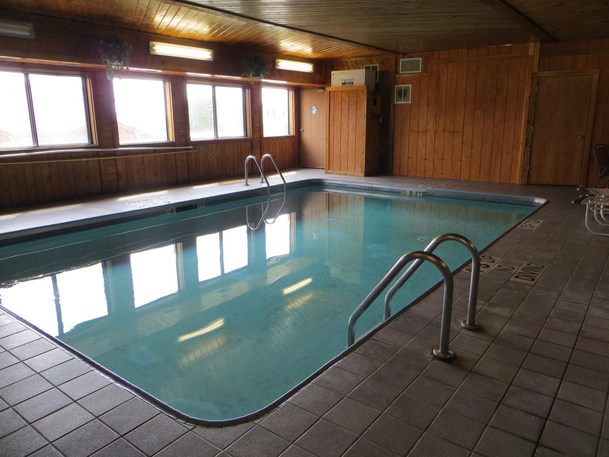 Economy Inn & Suites Cedar Rapids - thumb 2