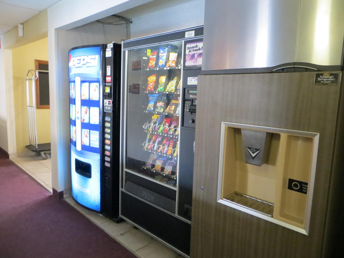 Economy Inn & Suites Cedar Rapids - thumb 26