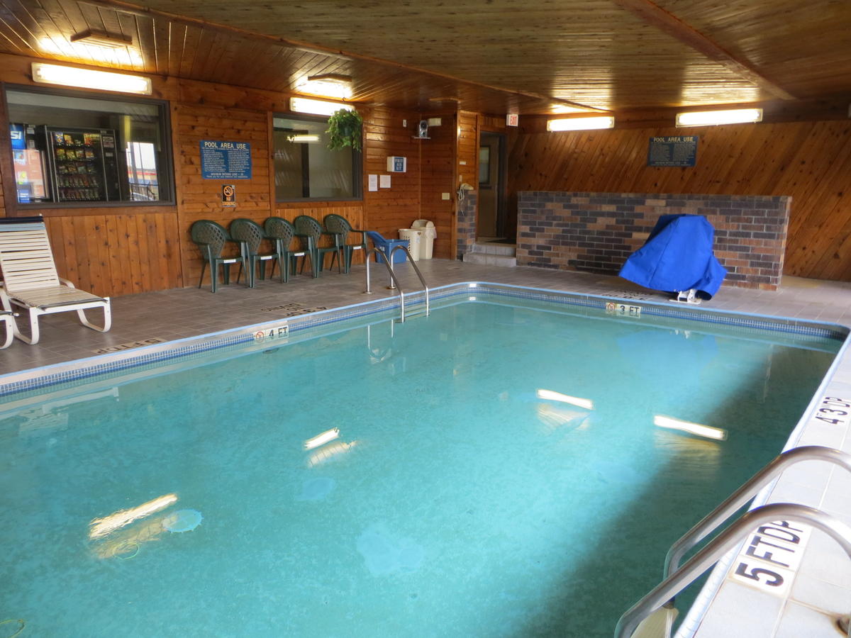 Economy Inn & Suites Cedar Rapids - thumb 22