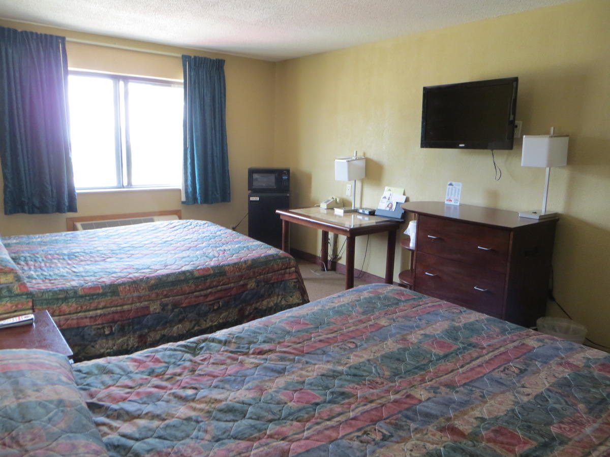 Economy Inn & Suites Cedar Rapids - thumb 5