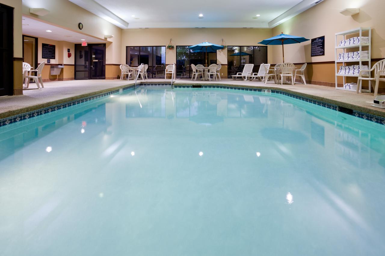 Hampton Inn Cedar Rapids - thumb 12