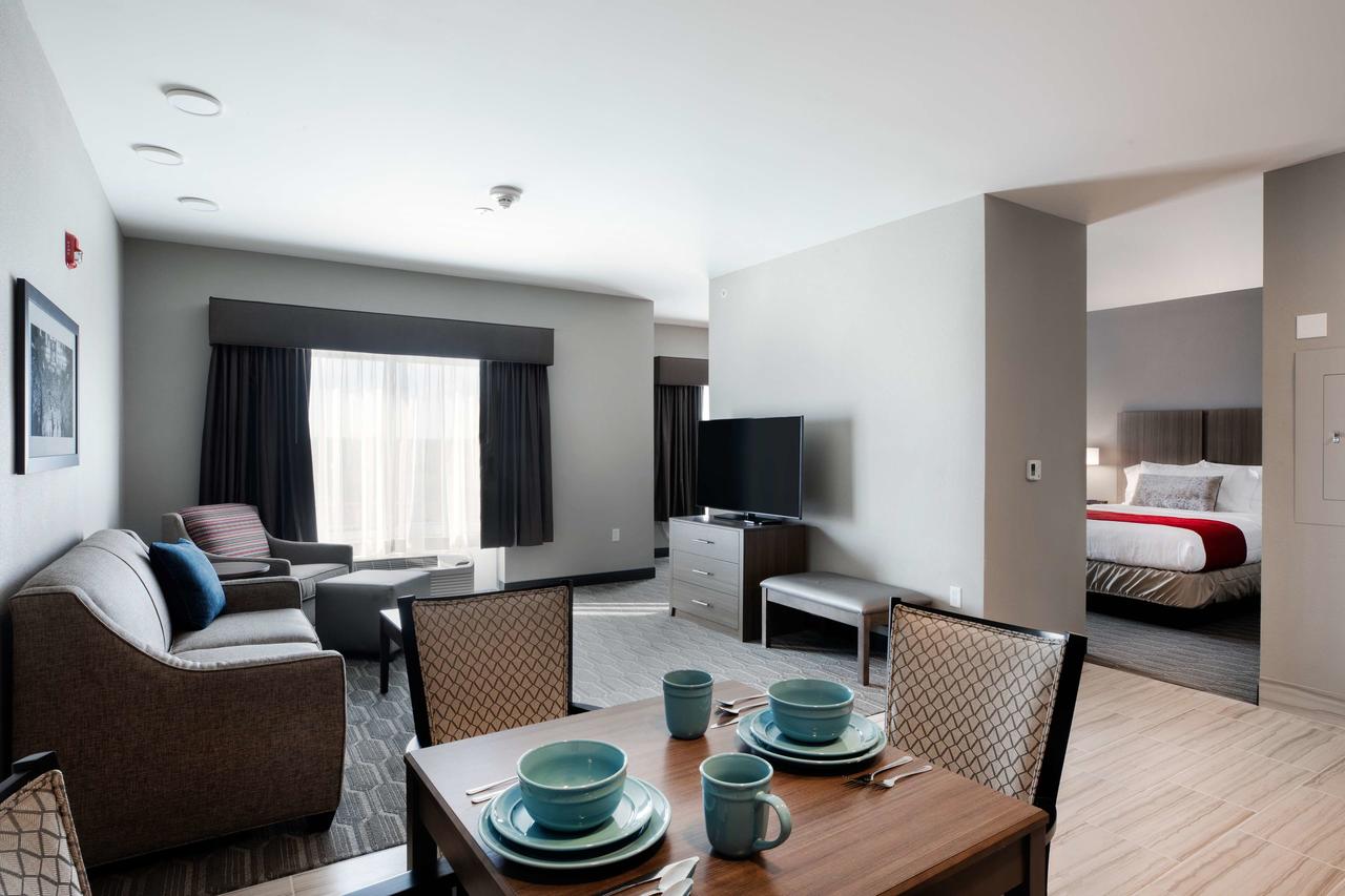 Best Western Plus West Lawrence - thumb 12