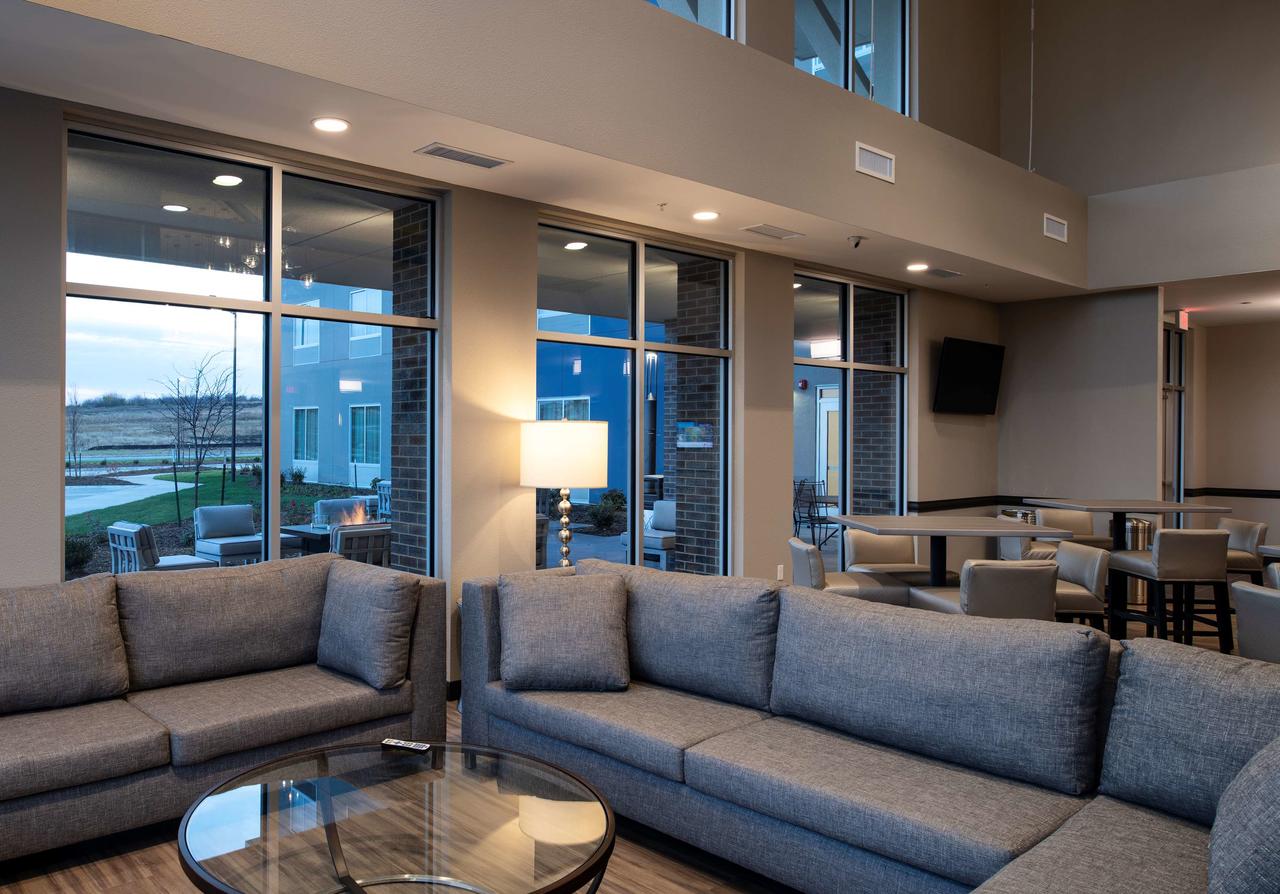 Best Western Plus West Lawrence - thumb 37