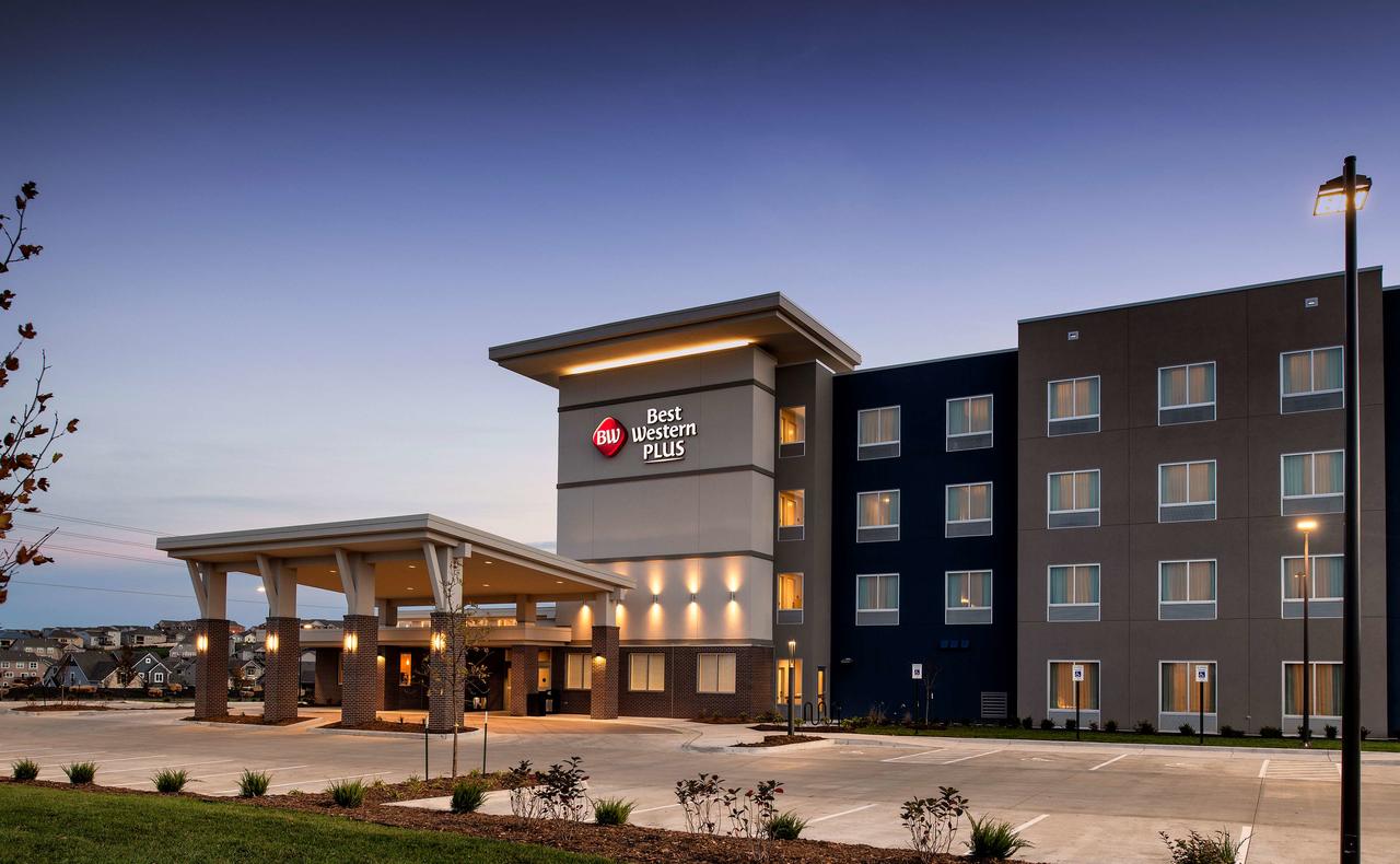 Best Western Plus West Lawrence - thumb 30